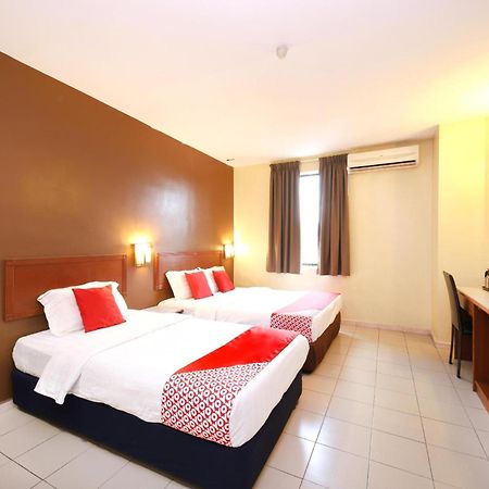 Super Oyo 447 Comfort Hotel Meru กลัง ภายนอก รูปภาพ