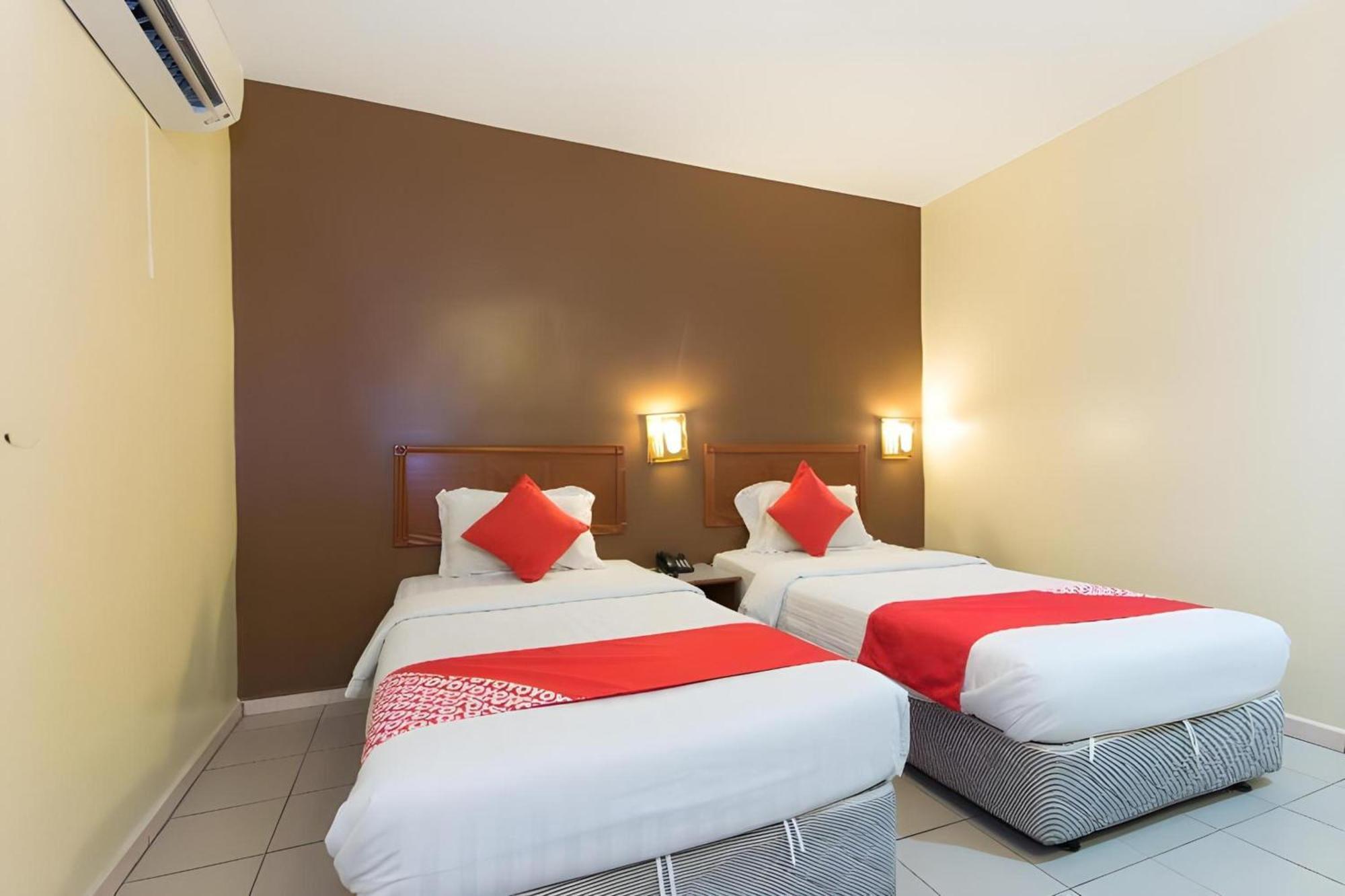 Super Oyo 447 Comfort Hotel Meru กลัง ภายนอก รูปภาพ