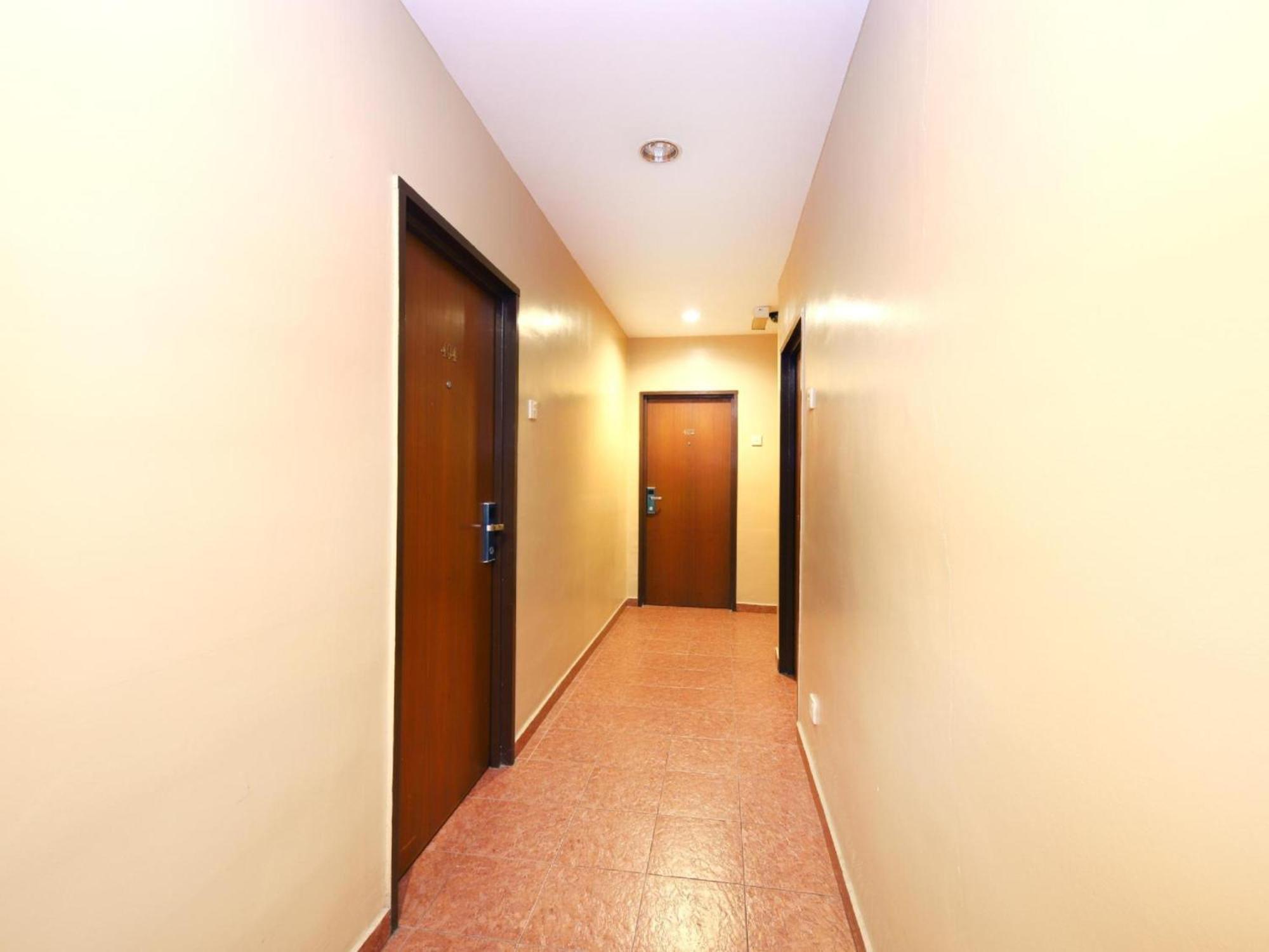Super Oyo 447 Comfort Hotel Meru กลัง ภายนอก รูปภาพ